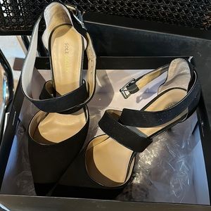 SOLE SOCIETY BLACK HEEL